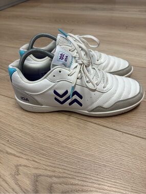 IDA Spirit women's indoor soccer shoes size 8.5